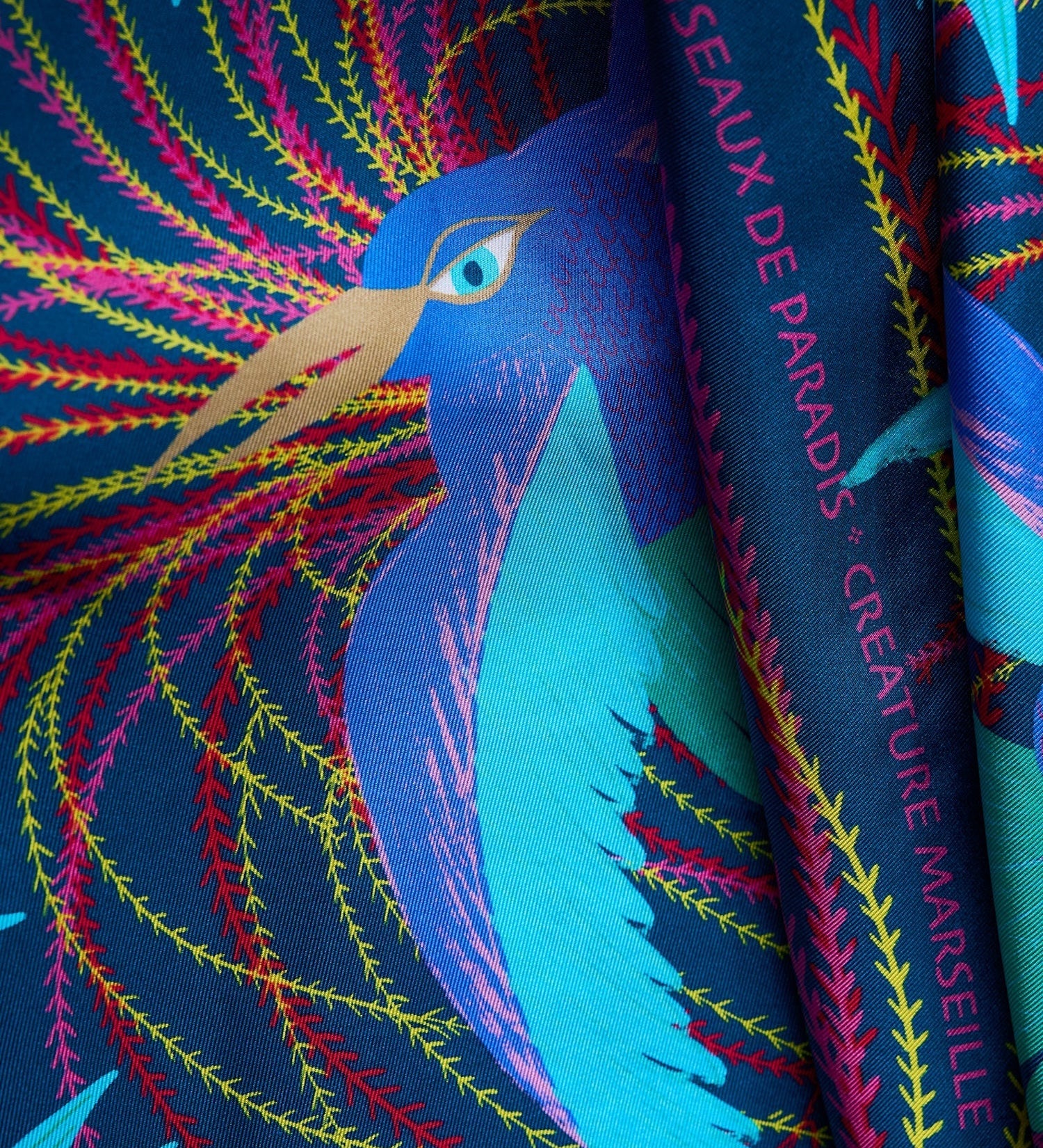 Matières naturelles et luxueuses : pourquoi choisir du twill 14 de soie ?