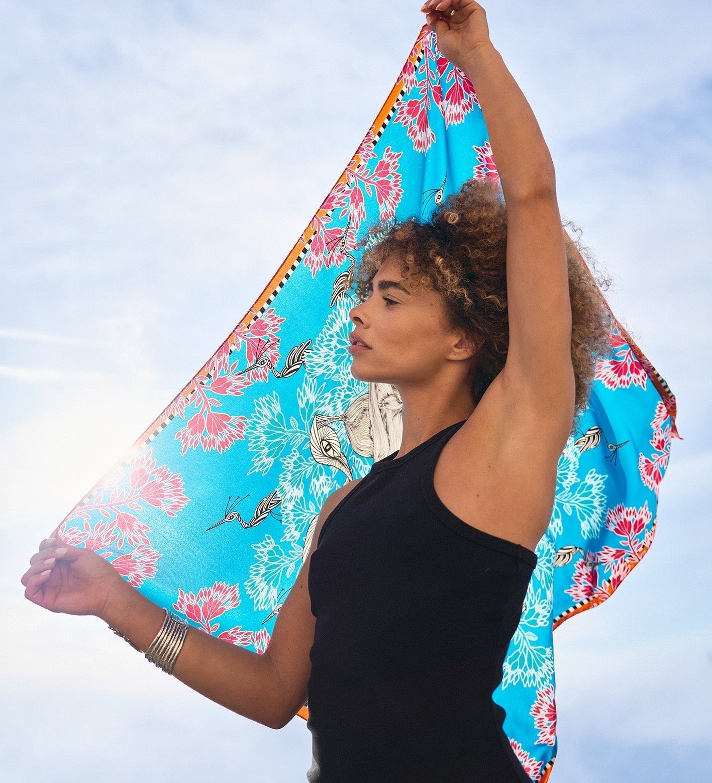 Comment laver un foulard en soie et un twilly en soie : nos conseils pour préserver leur éclat